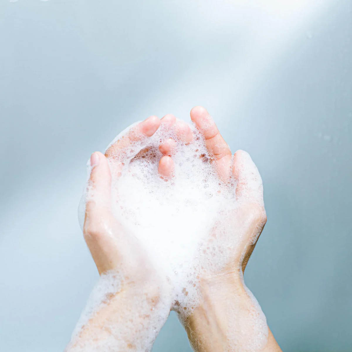 明日 わたしは柿の木にのぼる フェミニンウォッシュ｜デリケートゾーン用保湿ウォッシュ使用イメージ